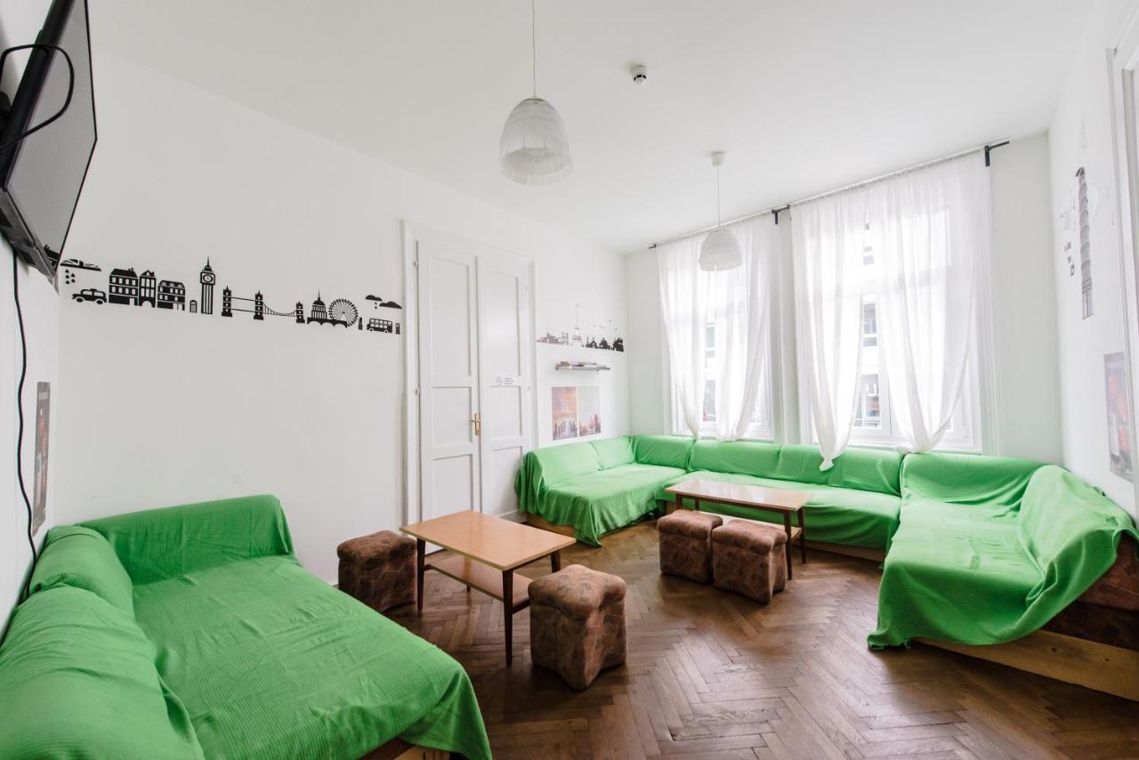 Budapest Party Hostel At Udvarom Экстерьер фото