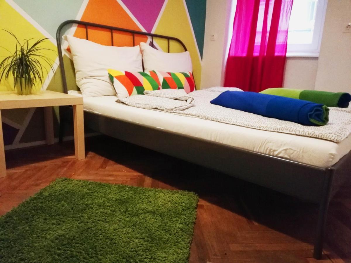 Budapest Party Hostel At Udvarom Экстерьер фото